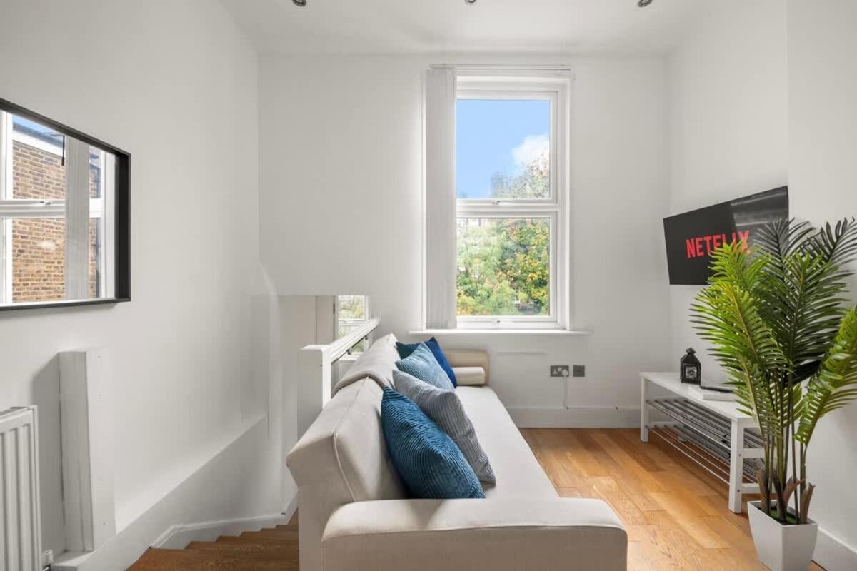 Sg, Cosy In Paddington London